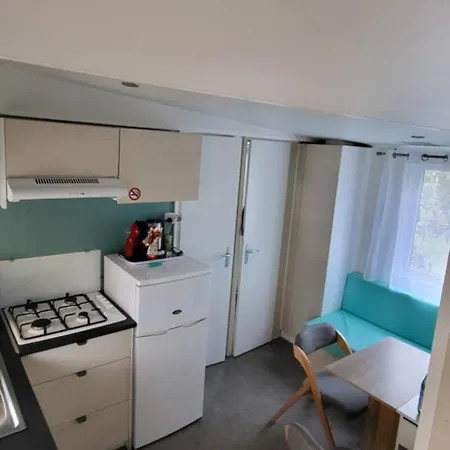 Mobil 4 Personnes Climatise Kamp alanı Hyères